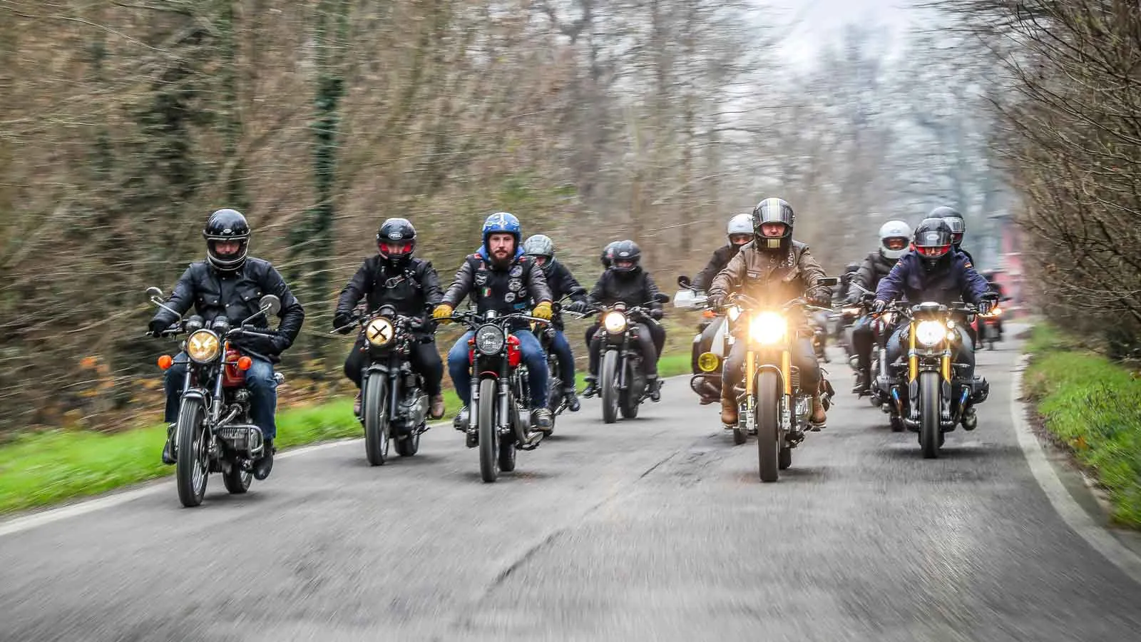 Oltre la meta: viaggiare in moto e l’arte del percorso